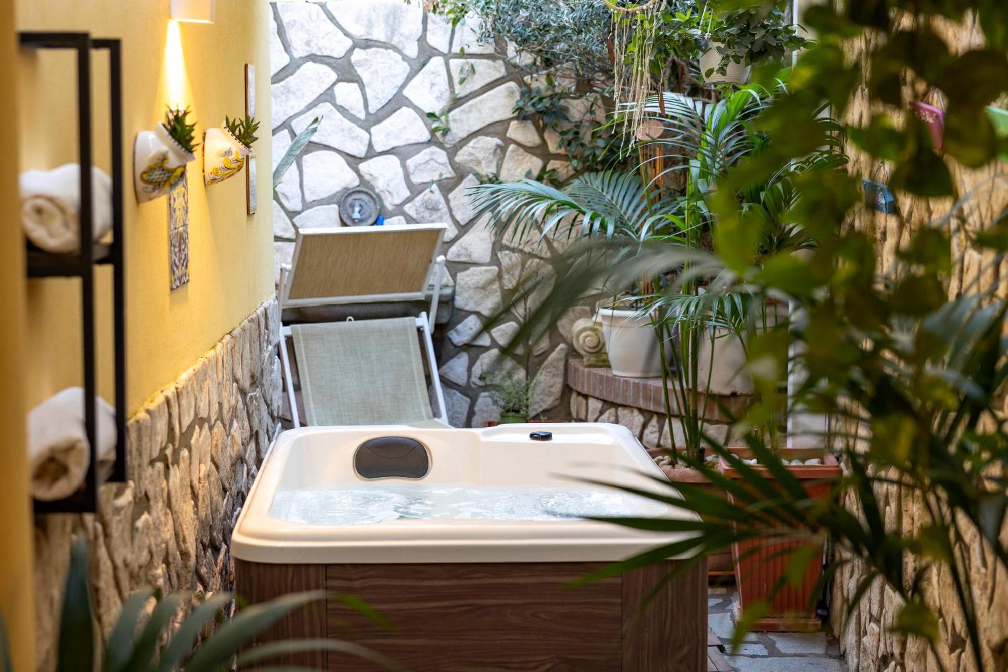 Suite Apartment Capri Con Jacuzzi In Piazzetta Exterior foto
